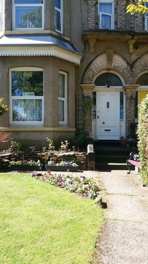 Barrie Guest house *
