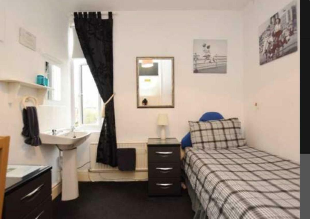 Barrie Guest house *